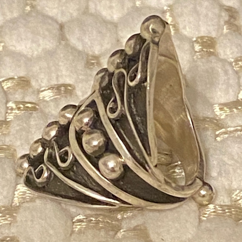 Artist Lorena Nez sterling silver ring - Picture 2 of 5